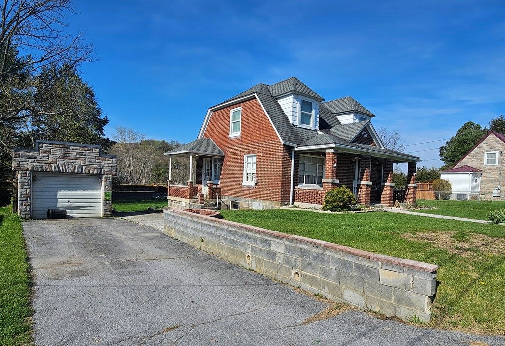 Photo of 363 Valleyview Street, North Tazewell, VA 24630 (MLS # 109588)