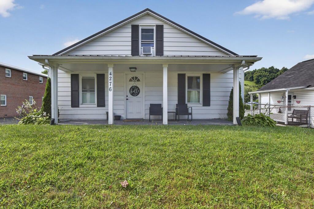 Photo of 4276 Baptist Valley Road, Cedar Bluff, VA 24609 (MLS # 111399)