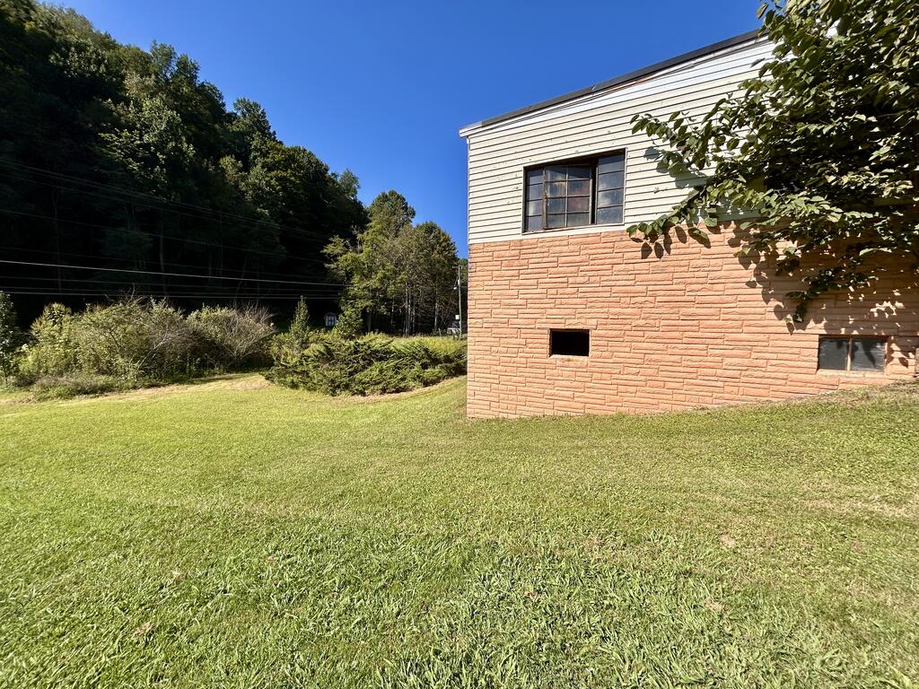 Photo of 2728 Indian Creek Road, Cedar Bluff, VA 24609 (MLS # 111821)