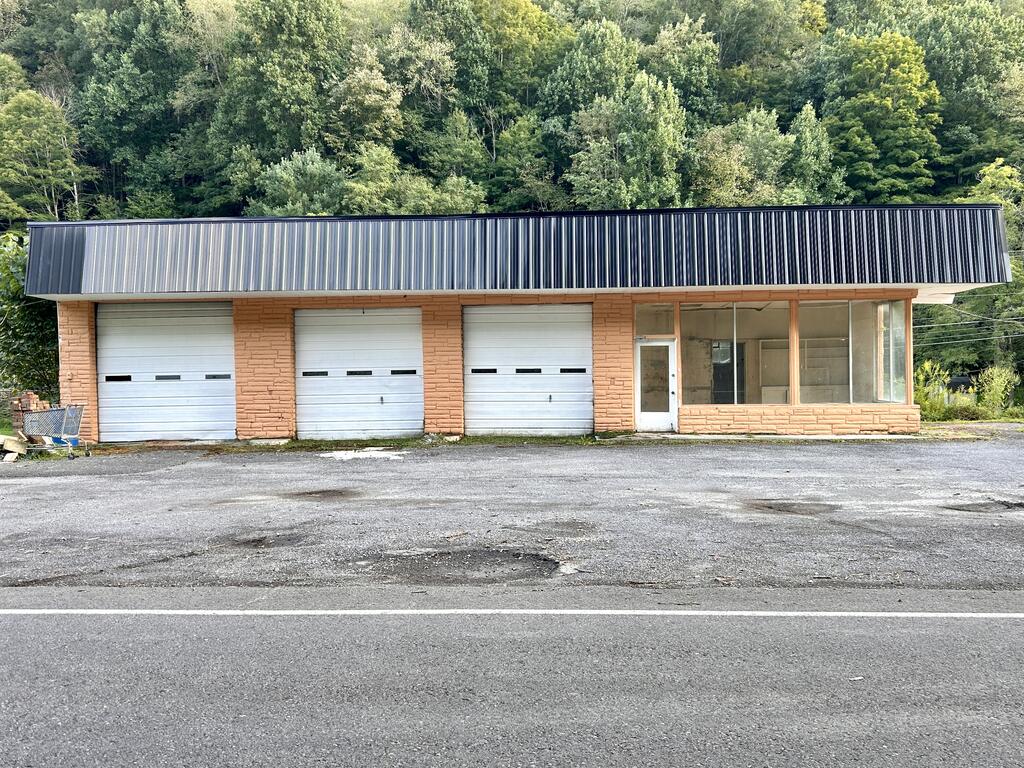 Photo of 2728 Indian Creek Road, Cedar Bluff, VA 24609 (MLS # 111821)