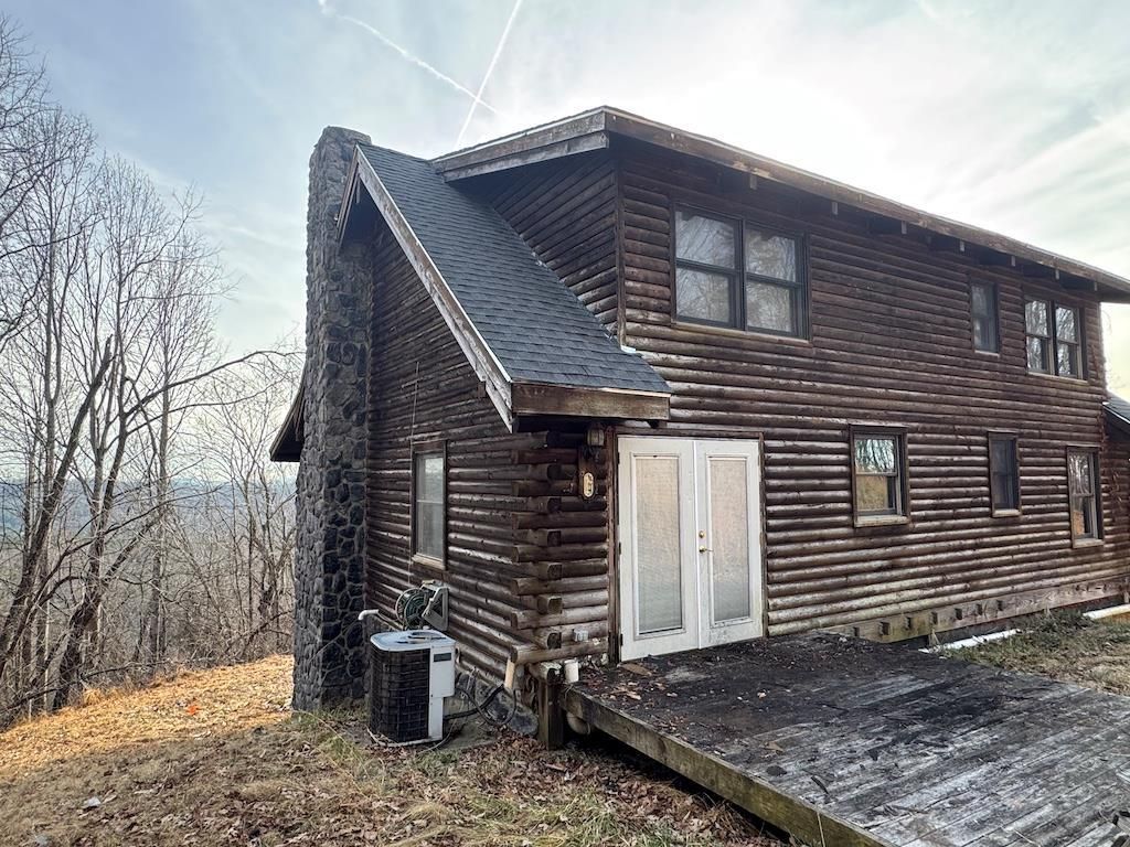 Photo of 1212 NE Eagle View Dr, Pilot, VA 24138 (MLS # 109090)