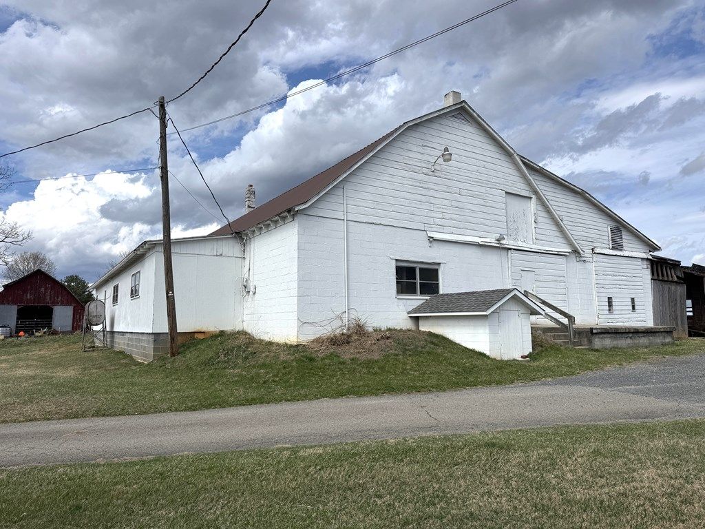 Photo of 4215 Fancy Gap Highway, Hillsville, VA 24343 (MLS # 109185)