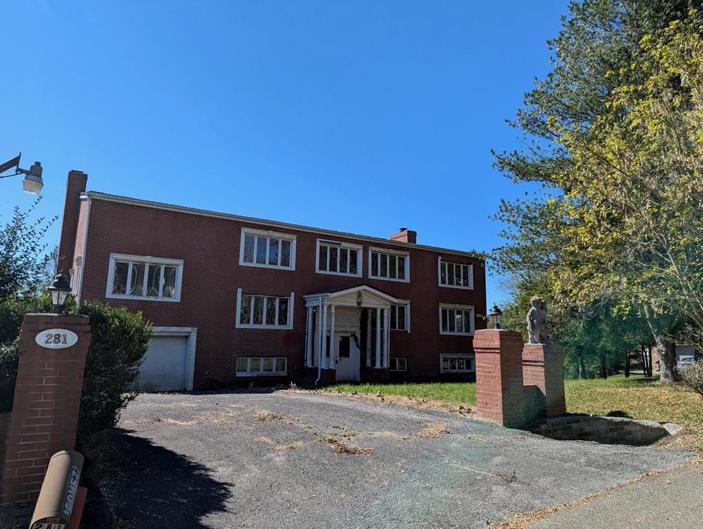 Photo of 281 Linwood Drive, Richlands, VA 24641 (MLS # 104225)