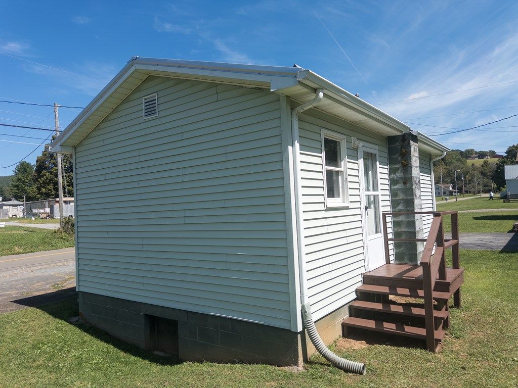 Photo of 166 Slemp Creek Rd, Sugar Grove, VA 24375 (MLS # 109184)