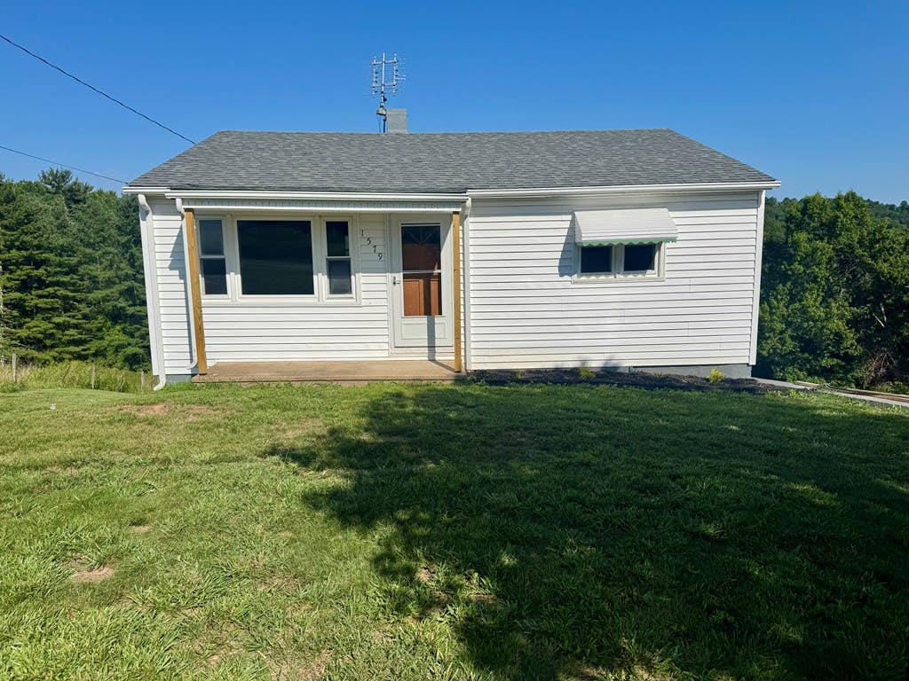 Photo of 1579 Tower Rd, Galax, VA 24333 (MLS # 110835)