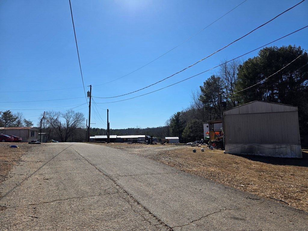 Photo of 15 Spruce Pine Ln, Bassett, VA 24055 (MLS # 105838)