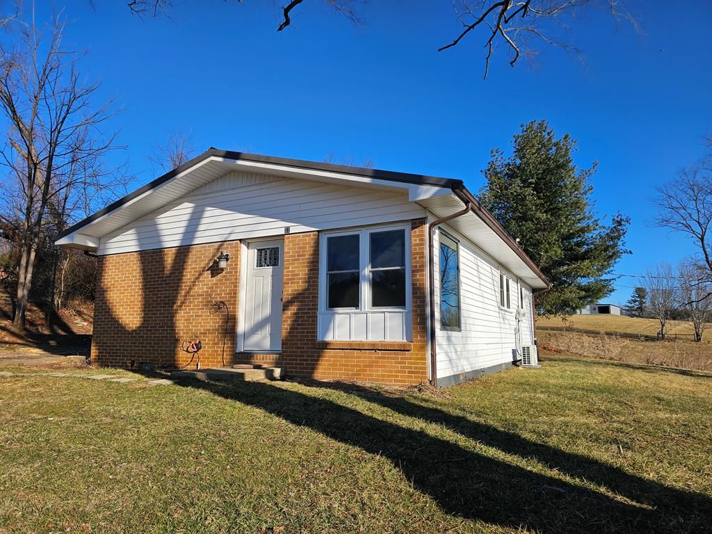 Photo of 81 Trading Post Rd, Galax, VA 24333 (MLS # 104610)