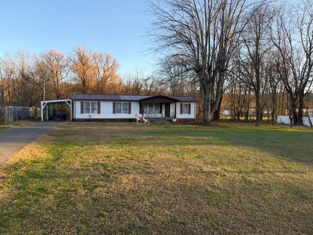 Photo of 154 Little St, Raven, VA 24639 (MLS # 104260)
