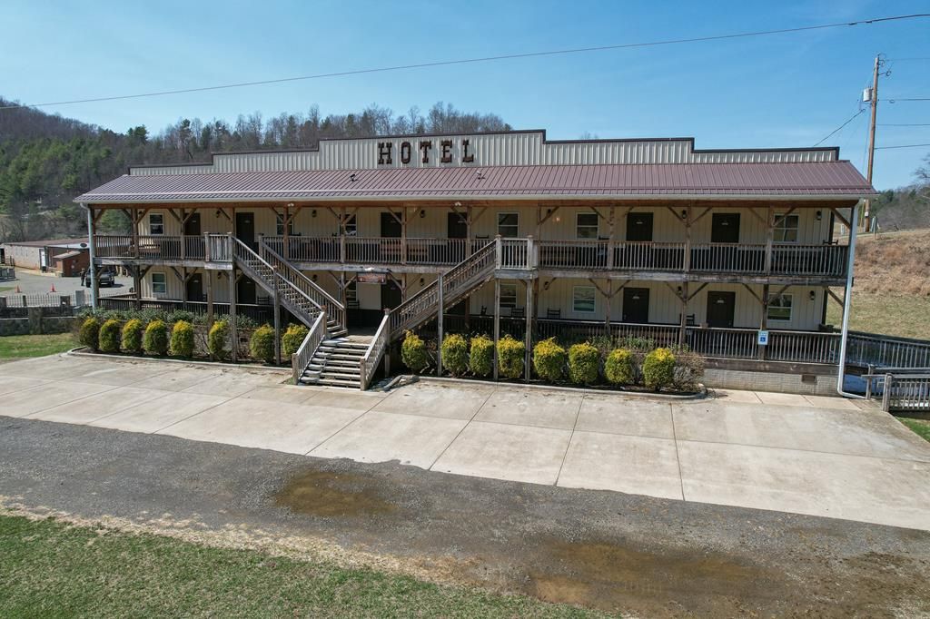 Photo of 121 Kanawha Ridge Rd, Dugspur, VA 24325 (MLS # 109219)