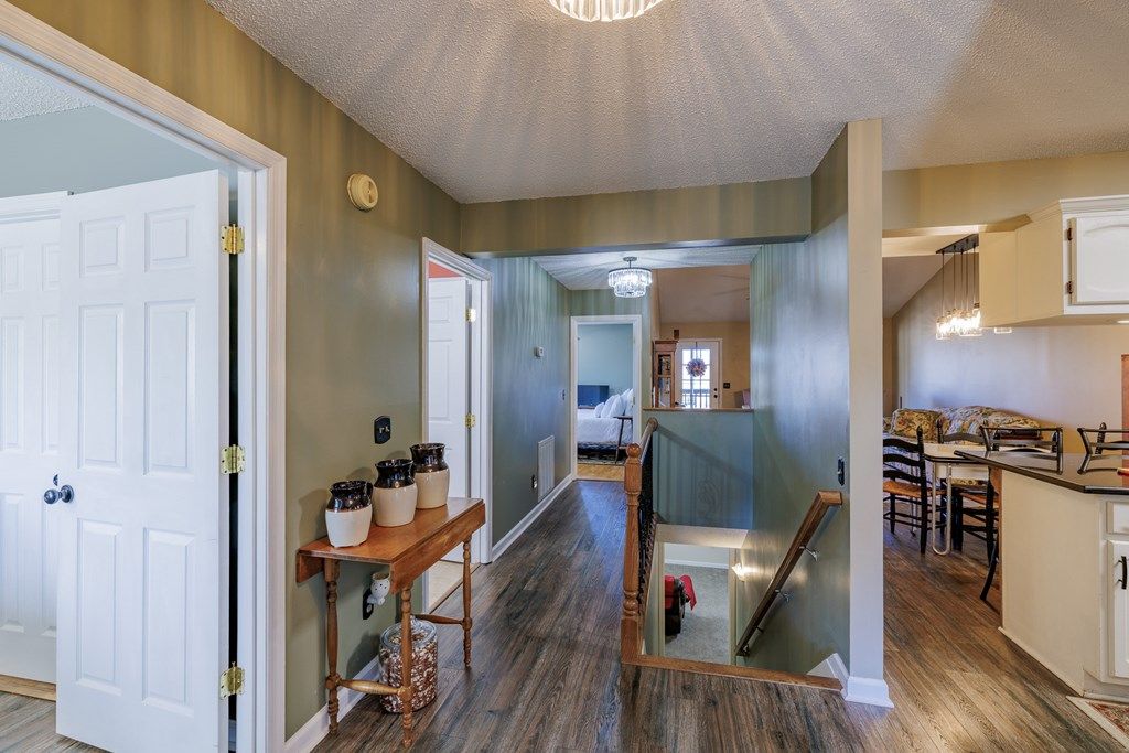 Photo of 118 Timberbrook Drive, Bristol, VA 24201 (MLS # 109796)