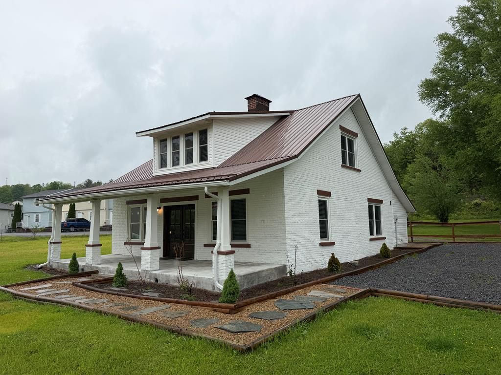 Photo of 110 Vincent Lane, Richlands, VA 24641 (MLS # 110050)