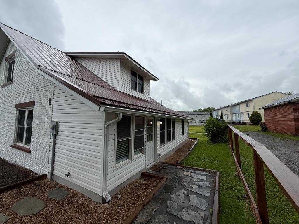 110 Vincent Lane