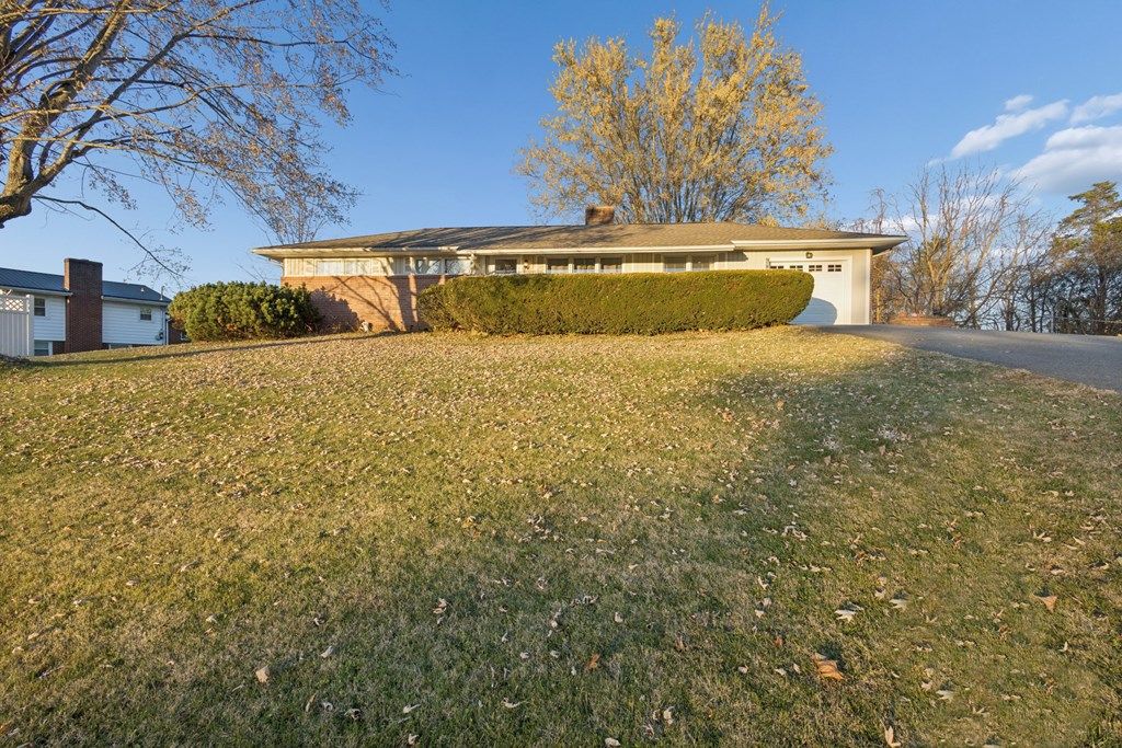 Photo of 348 Brumley Circle, Lebanon, VA 24266 (MLS # 104120)