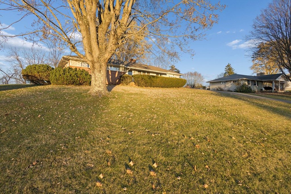 Photo of 348 Brumley Circle, Lebanon, VA 24266 (MLS # 104120)