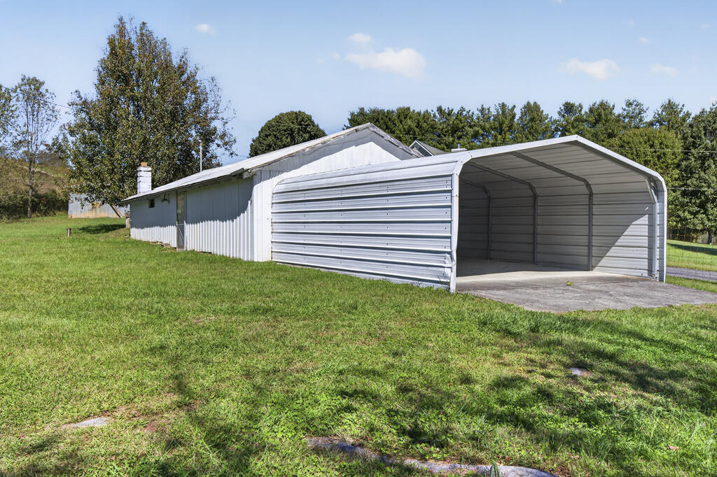 Photo of 3751 River Mountain Rd, Lebanon, VA 24266 (MLS # 112272)