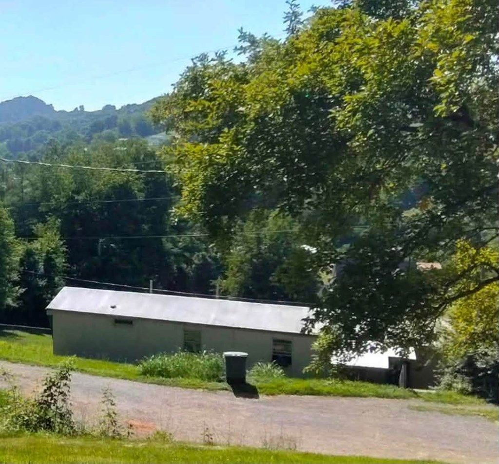Photo of 206 Redwood #6,7, Honaker, VA 24260 (MLS # 110980)