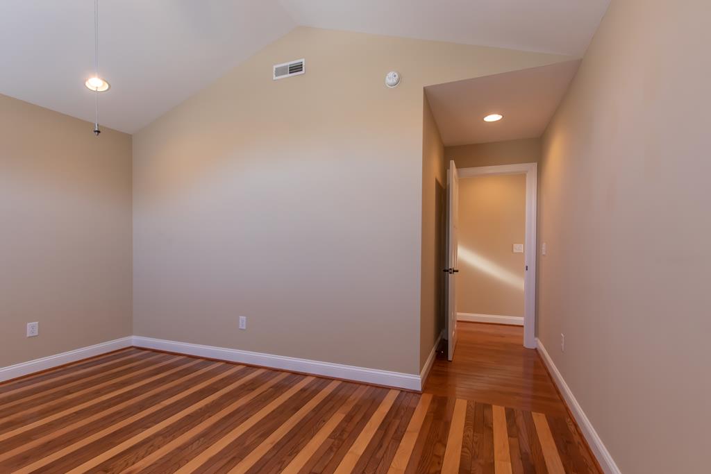 Bristol, Virginia 24202, United States, 3 Bedrooms Bedrooms, ,3 BathroomsBathrooms,Residential,Active,2525