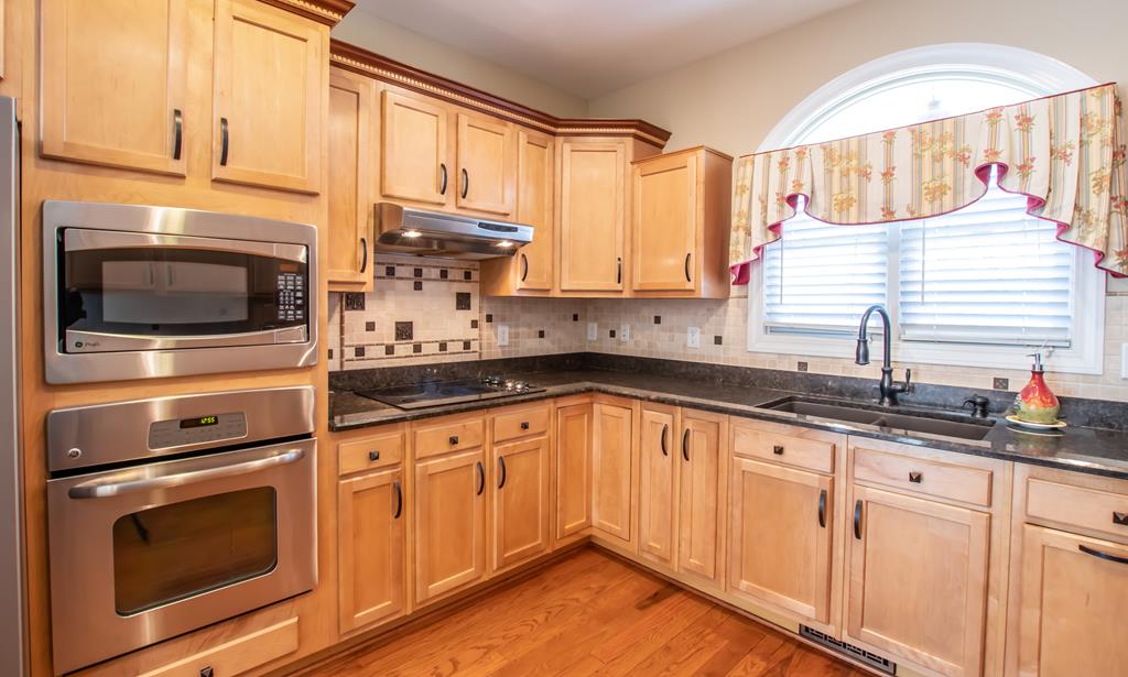 Bristol, Virginia 24202, United States, 3 Bedrooms Bedrooms, ,3 BathroomsBathrooms,Residential,Active,2525