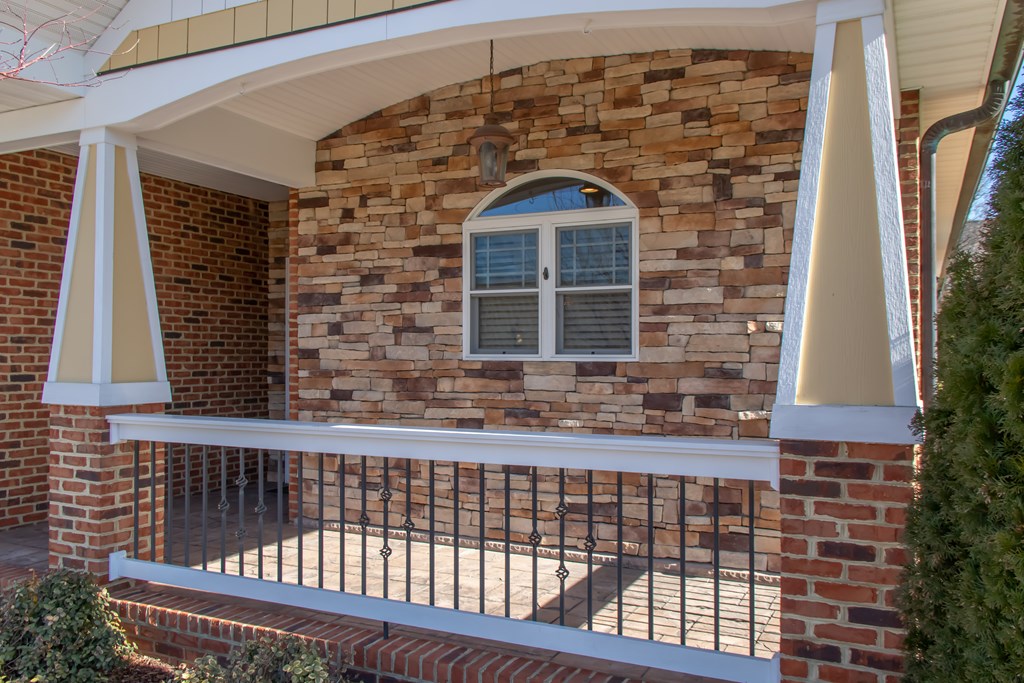 Bristol, Virginia 24202, United States, 3 Bedrooms Bedrooms, ,3 BathroomsBathrooms,Residential,Active,2525