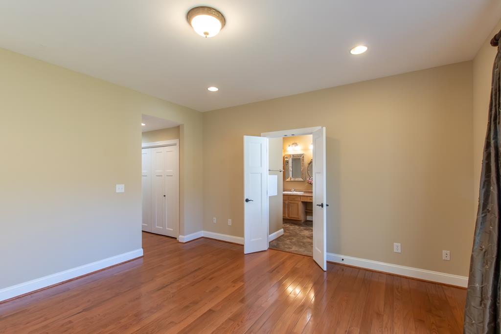 Bristol, Virginia 24202, United States, 3 Bedrooms Bedrooms, ,3 BathroomsBathrooms,Residential,Active,2525