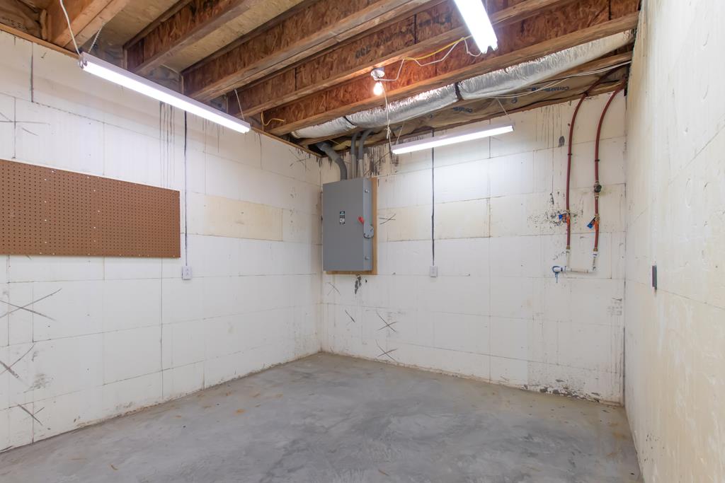 Bristol, Virginia 24202, United States, 3 Bedrooms Bedrooms, ,3 BathroomsBathrooms,Residential,Active,2525