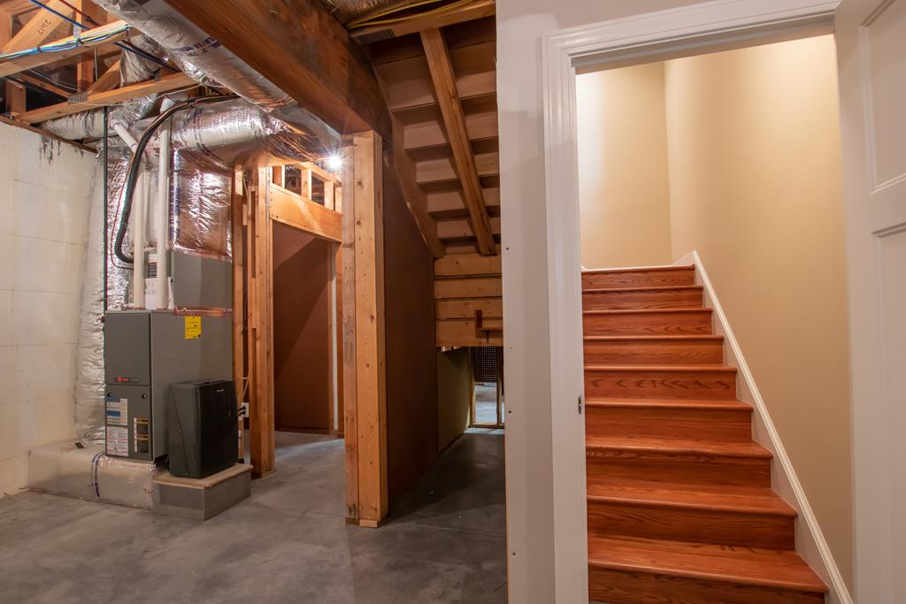 Bristol, Virginia 24202, United States, 3 Bedrooms Bedrooms, ,3 BathroomsBathrooms,Residential,Active,2525