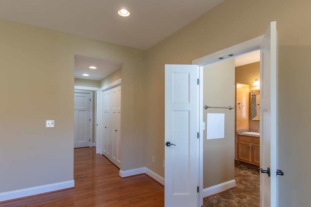 Bristol, Virginia 24202, United States, 3 Bedrooms Bedrooms, ,3 BathroomsBathrooms,Residential,Active,2525