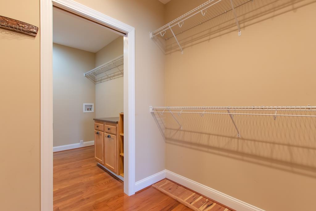 Bristol, Virginia 24202, United States, 3 Bedrooms Bedrooms, ,3 BathroomsBathrooms,Residential,Active,2525