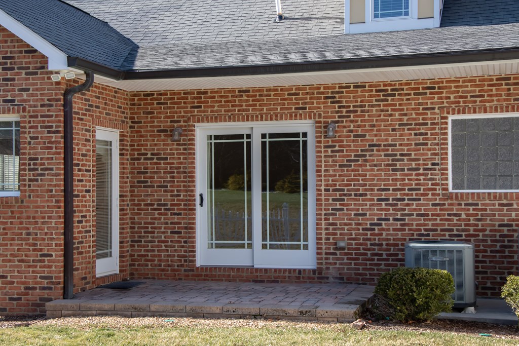 Bristol, Virginia 24202, United States, 3 Bedrooms Bedrooms, ,3 BathroomsBathrooms,Residential,Active,2525