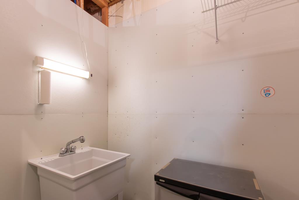 Bristol, Virginia 24202, United States, 3 Bedrooms Bedrooms, ,3 BathroomsBathrooms,Residential,Active,2525