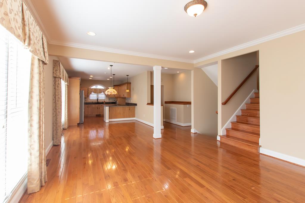 Bristol, Virginia 24202, United States, 3 Bedrooms Bedrooms, ,3 BathroomsBathrooms,Residential,Active,2525