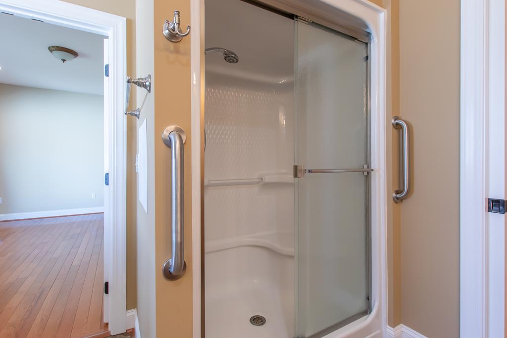 Bristol, Virginia 24202, United States, 3 Bedrooms Bedrooms, ,3 BathroomsBathrooms,Residential,Active,2525