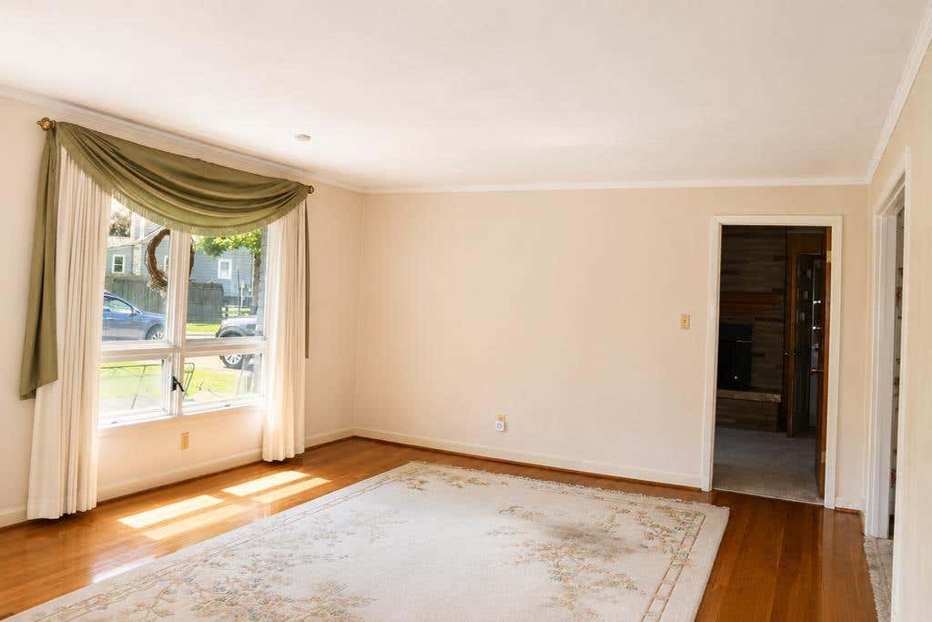 Photo of 305 Birch Lane, Cedar Bluff, VA 24609 (MLS # 111334)