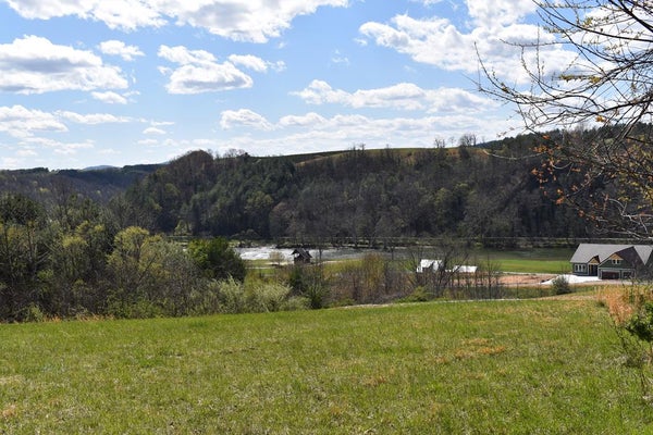 70 RIVER WALK LN, SPARTA, NC 28675 - Image 4b83a3d07a8decd258b506cabf2a0c4d/3449009838