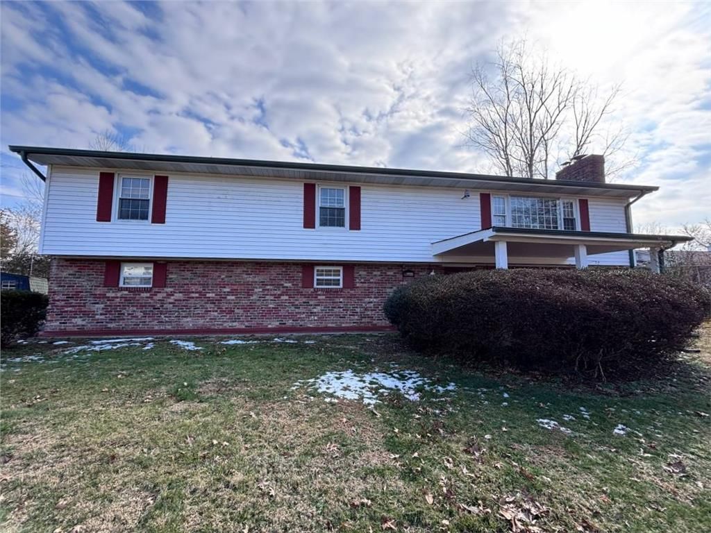 Photo of 321 Valley Drive, Bristol, VA 24201 (MLS # 109218)