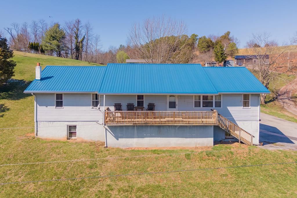 Photo of 906 Cinnamon Run, Wytheville, VA 24382 (MLS # 109183)