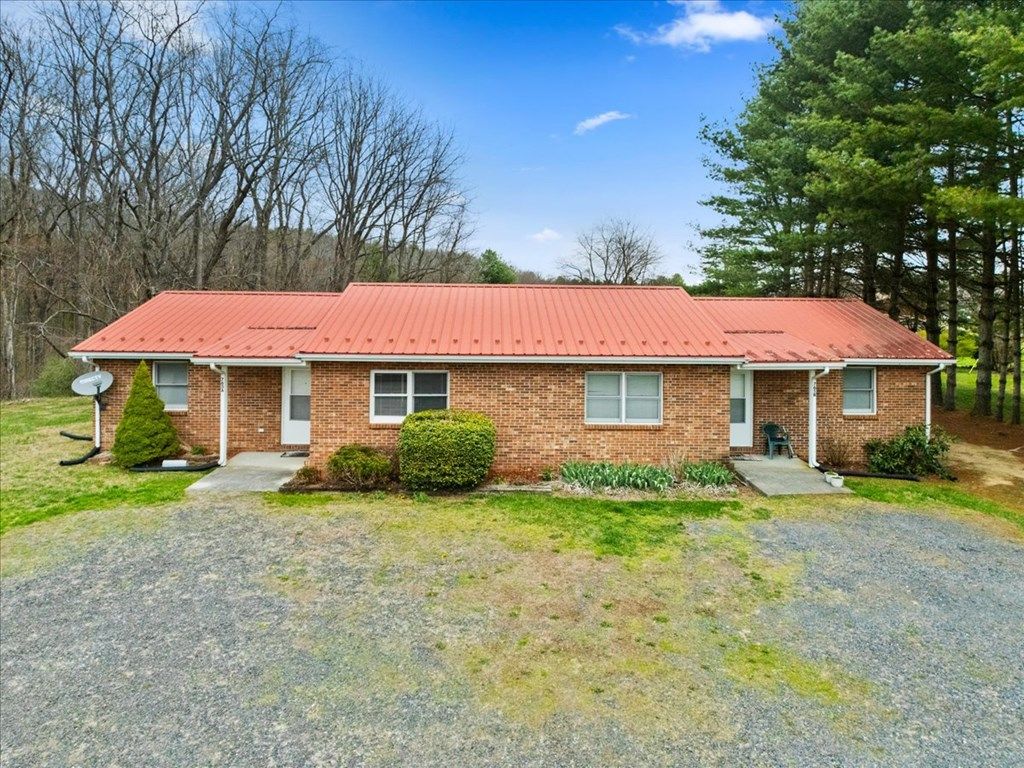 Photo of 765767 Ivanhoe Road, Max Meadows, VA 24360 (MLS # 109596)