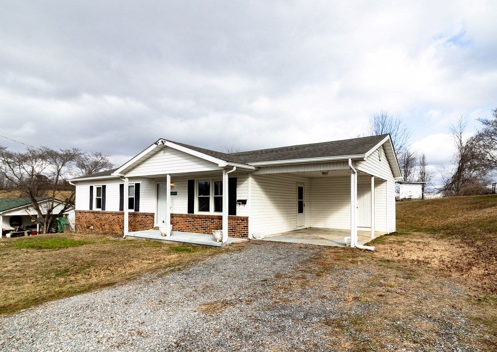 Photo of 34205 Stagecoach Rd, Glade Spring, VA 24340 (MLS # 104547)