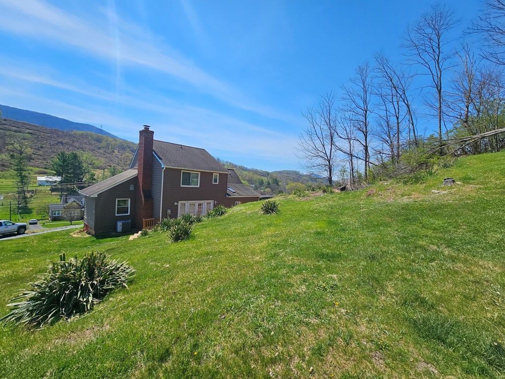 Photo of 945 Fincastle Tpke, Tazewell, VA 24651 (MLS # 109613)