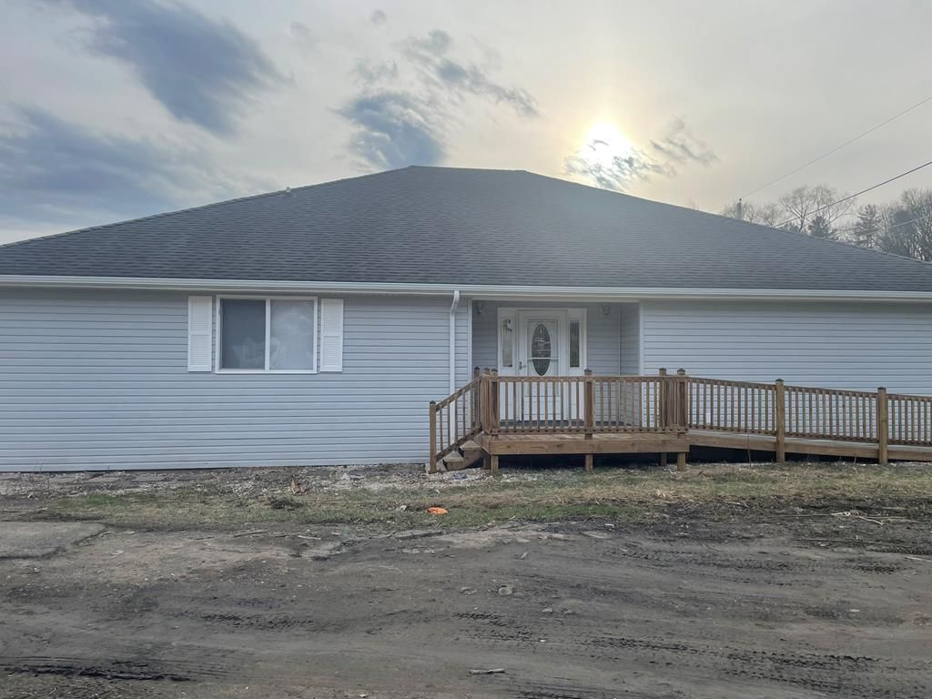 Photo of 721 Oriole Street, Richlands, VA 24641 (MLS # 104525)