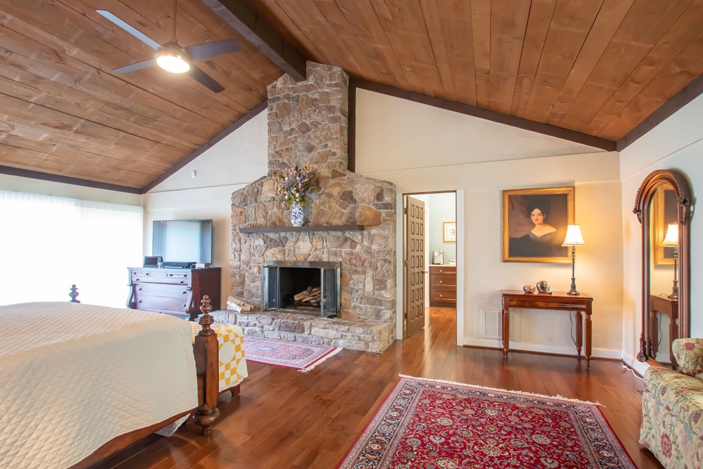 Bristol, Tennessee 37620, United States, 6 Bedrooms Bedrooms, ,5 BathroomsBathrooms,Residential,Active,108978