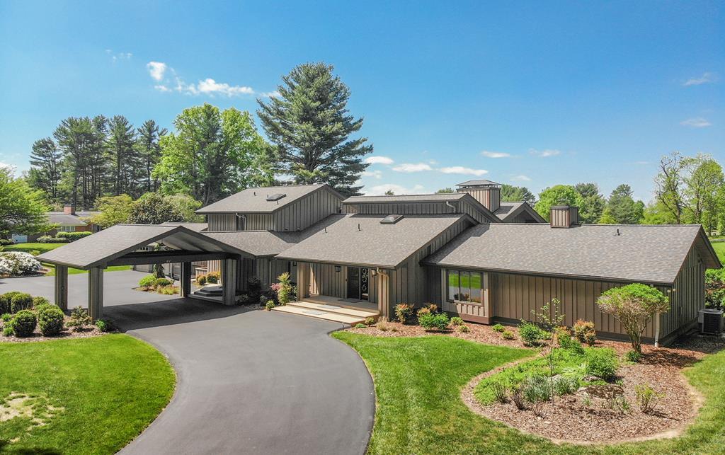 Bristol, Tennessee 37620, United States, 6 Bedrooms Bedrooms, ,5 BathroomsBathrooms,Residential,Active,108978