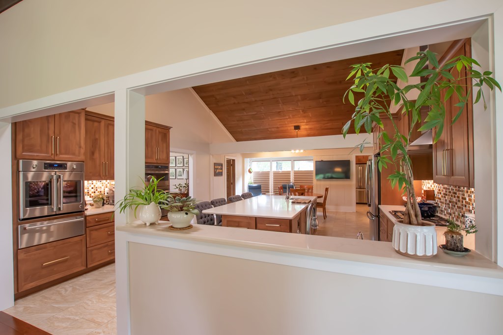 Bristol, Tennessee 37620, United States, 6 Bedrooms Bedrooms, ,5 BathroomsBathrooms,Residential,Active,108978