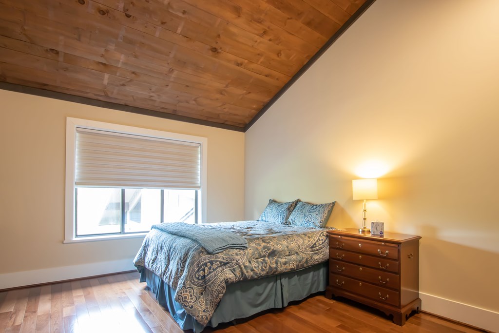 Bristol, Tennessee 37620, United States, 6 Bedrooms Bedrooms, ,5 BathroomsBathrooms,Residential,Active,108978