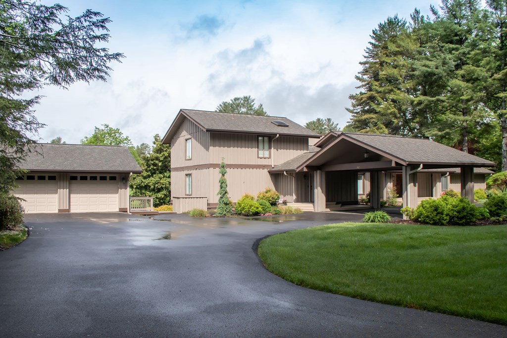 Bristol, Tennessee 37620, United States, 6 Bedrooms Bedrooms, ,5 BathroomsBathrooms,Residential,Active,108978