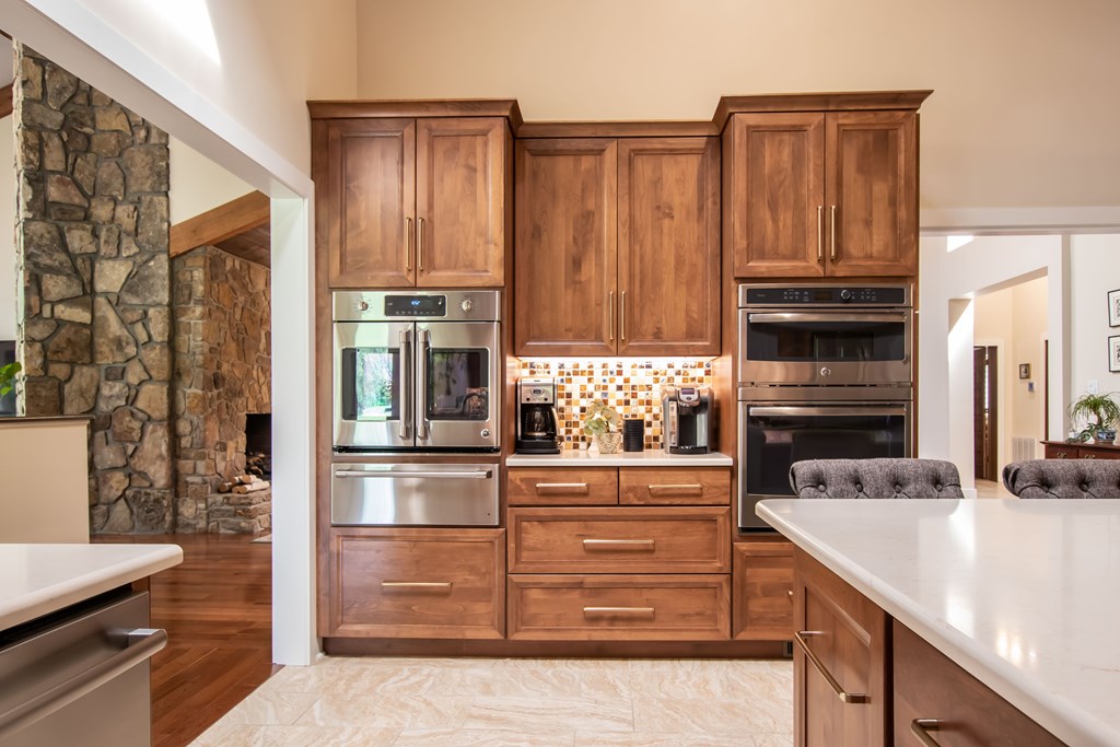 Bristol, Tennessee 37620, United States, 6 Bedrooms Bedrooms, ,5 BathroomsBathrooms,Residential,Active,108978