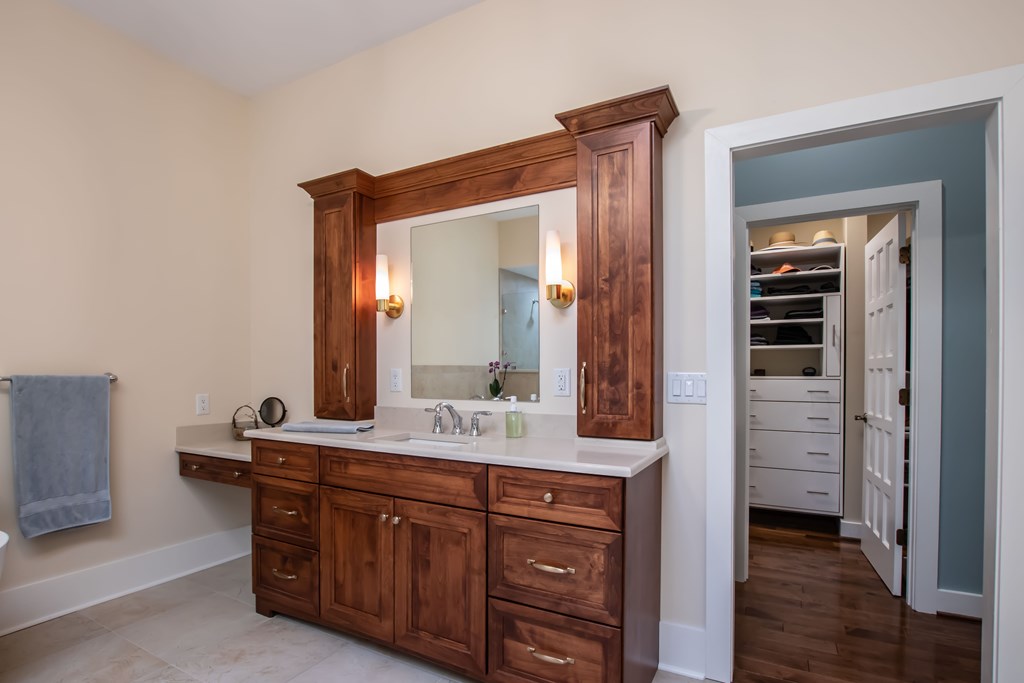 Bristol, Tennessee 37620, United States, 6 Bedrooms Bedrooms, ,5 BathroomsBathrooms,Residential,Active,108978