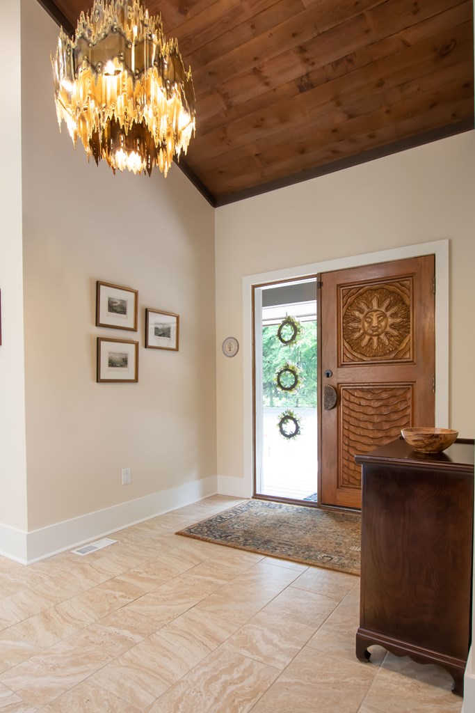 Bristol, Tennessee 37620, United States, 6 Bedrooms Bedrooms, ,5 BathroomsBathrooms,Residential,Active,108978