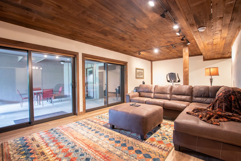 Bristol, Tennessee 37620, United States, 6 Bedrooms Bedrooms, ,5 BathroomsBathrooms,Residential,Active,108978