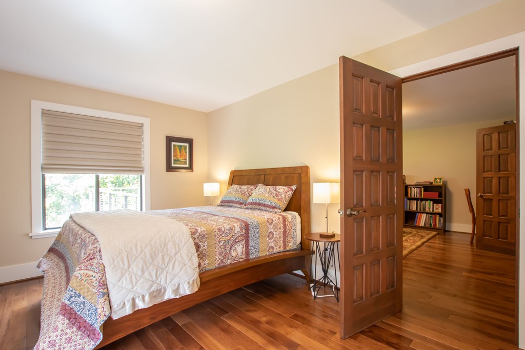 Bristol, Tennessee 37620, United States, 6 Bedrooms Bedrooms, ,5 BathroomsBathrooms,Residential,Active,108978